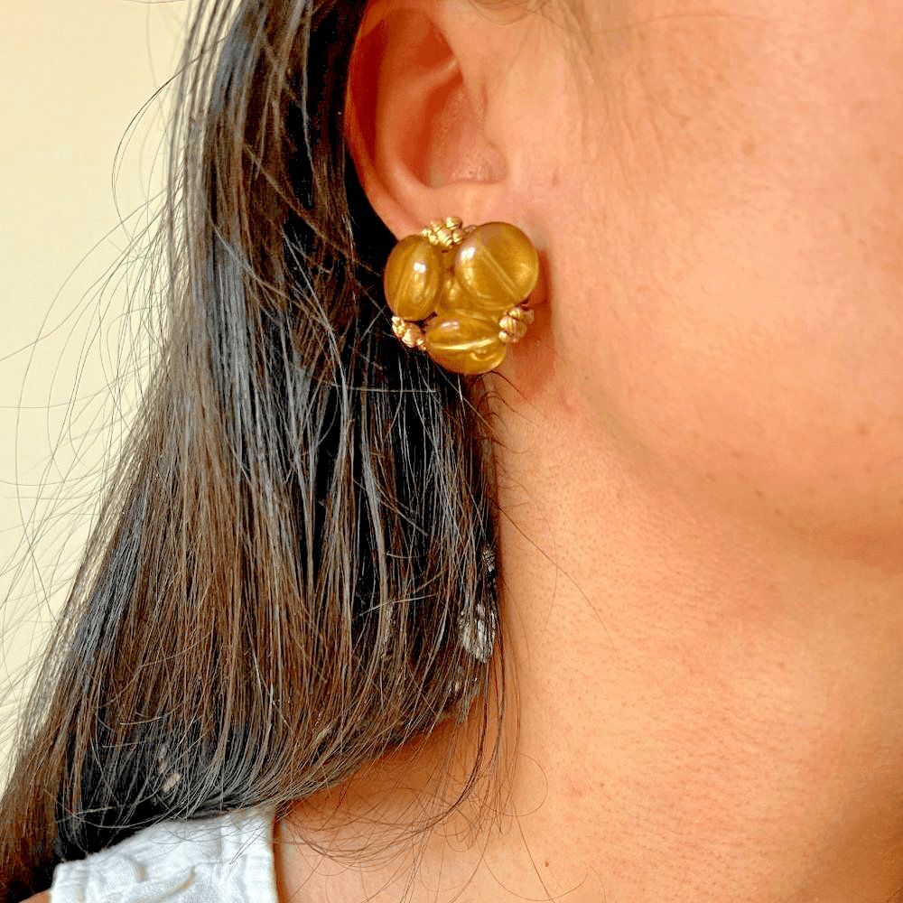 vtg 80s Marvella statement earrings Medium‎ clip on brown bead cluster jewelry